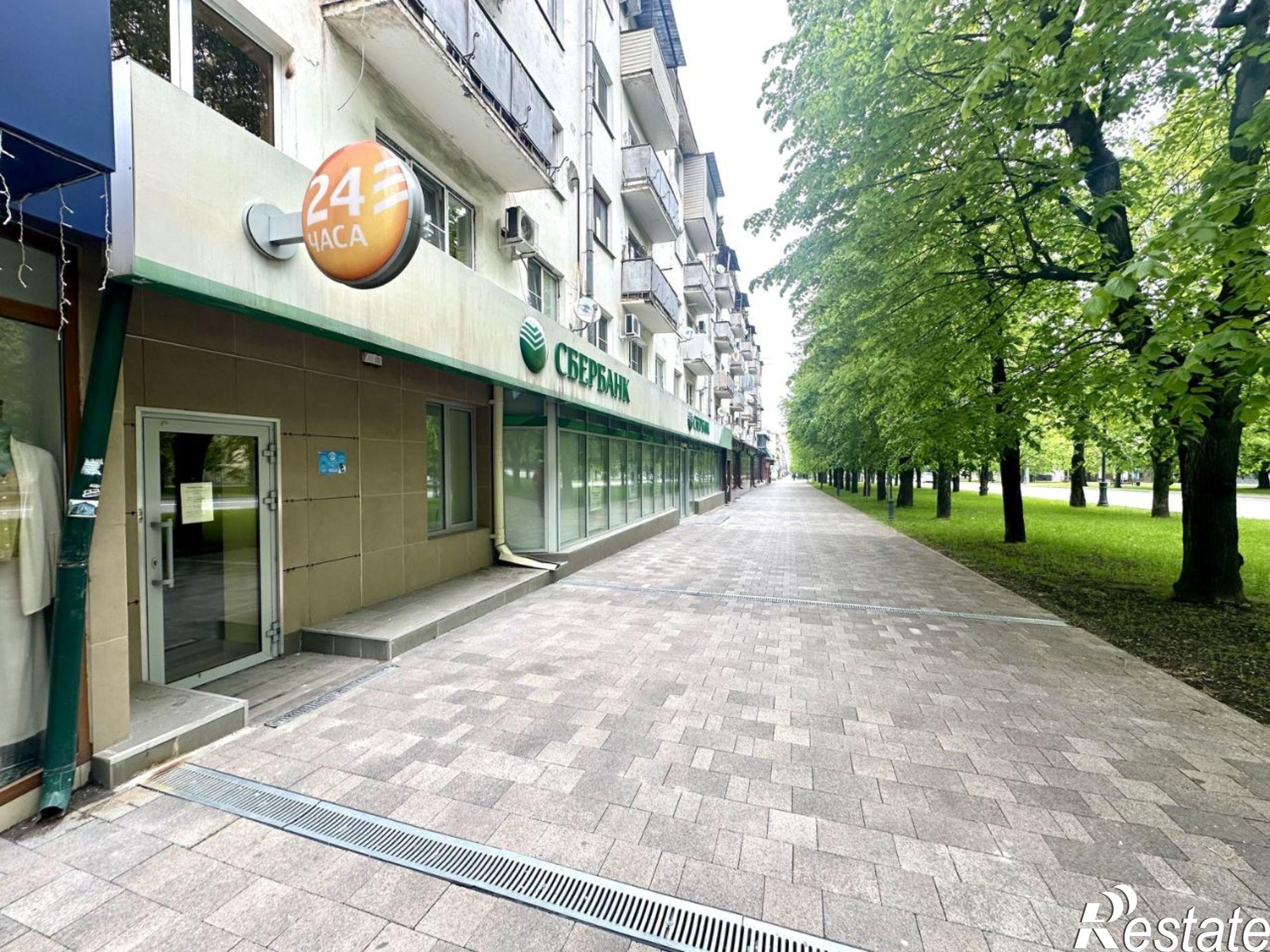 Сдать торговое помещение за 297 600 рублей на проспект Ленина, 35