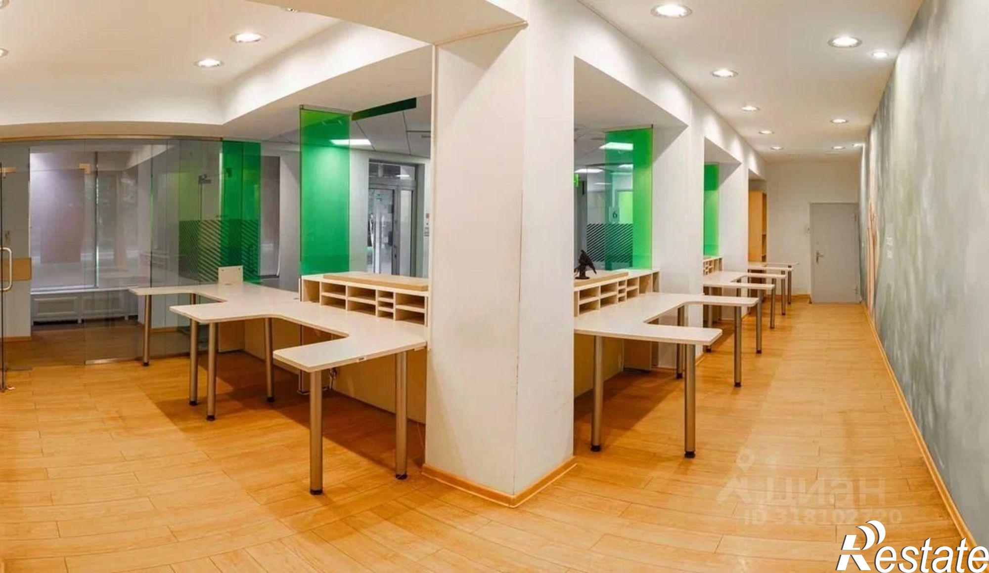 Сдать торговое помещение за 297 600 рублей на проспект Ленина, 35