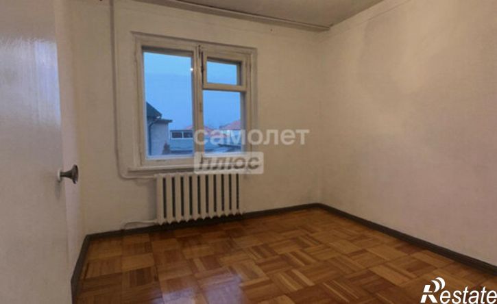 2-комн квартира улица Комарова, 1,  д. 1