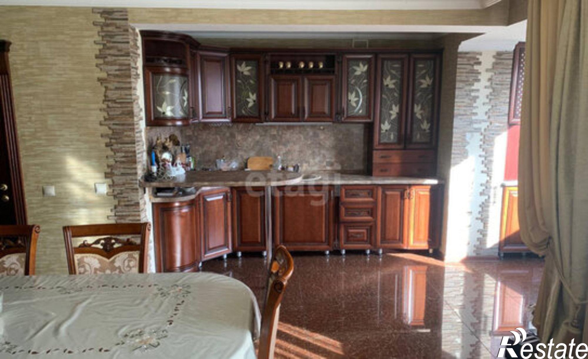 Купить квартиру за 10 000 000 рублей на ул Темрюка Идарова, 178