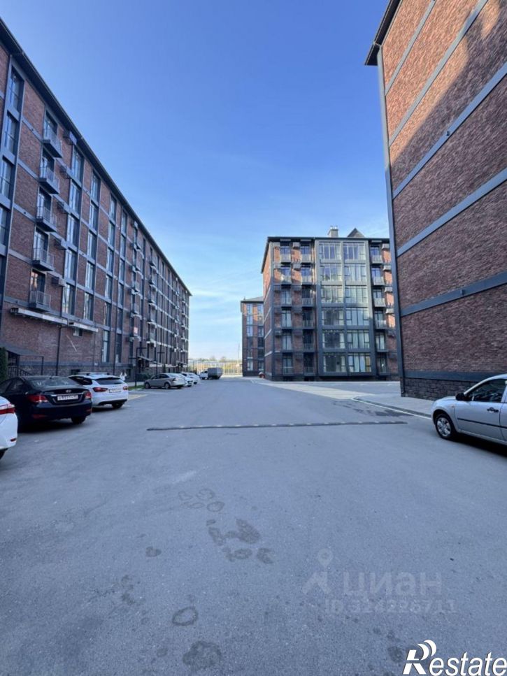 3-комн квартира улица Тарчокова, 125А к1,  д. 125А к1