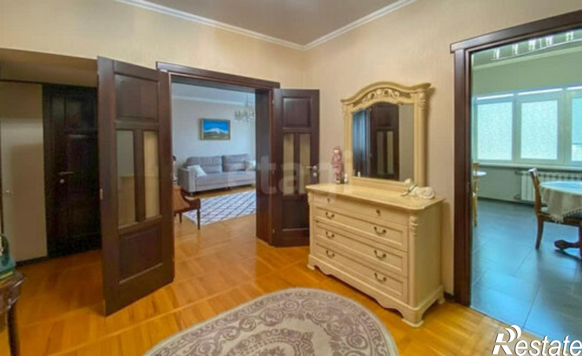 Купить квартиру за 9 000 000 рублей на улица Карашаева, 15