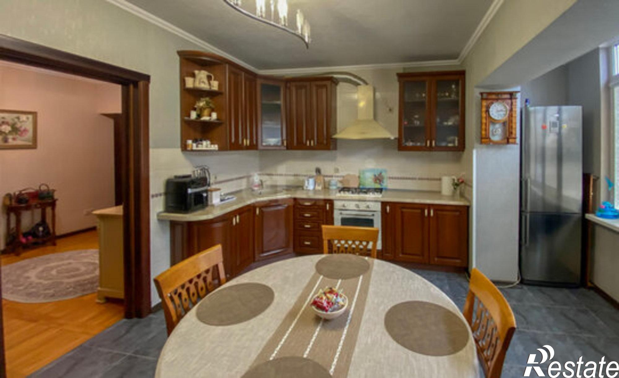 Купить квартиру за 9 000 000 рублей на улица Карашаева, 15