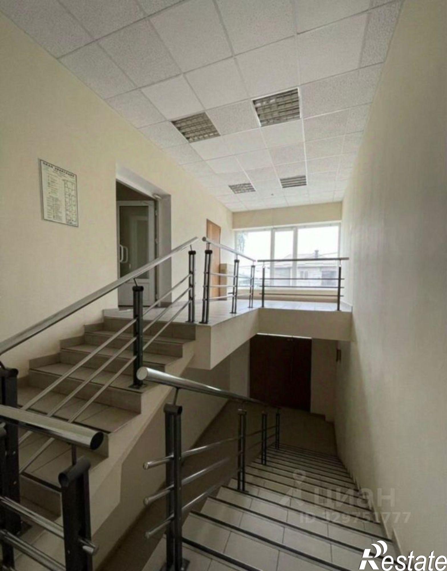 Сдать торговое помещение за 250 040 рублей на улица Матросова