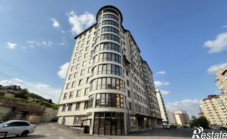 3-комн квартира ул Атажукина, 8,  д. 8