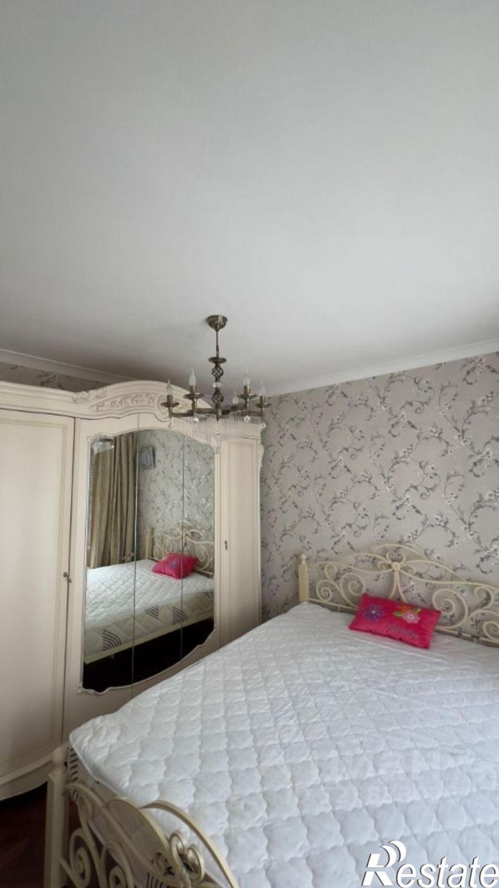 2-комн квартира ул Карашаева, 5,  д. 5