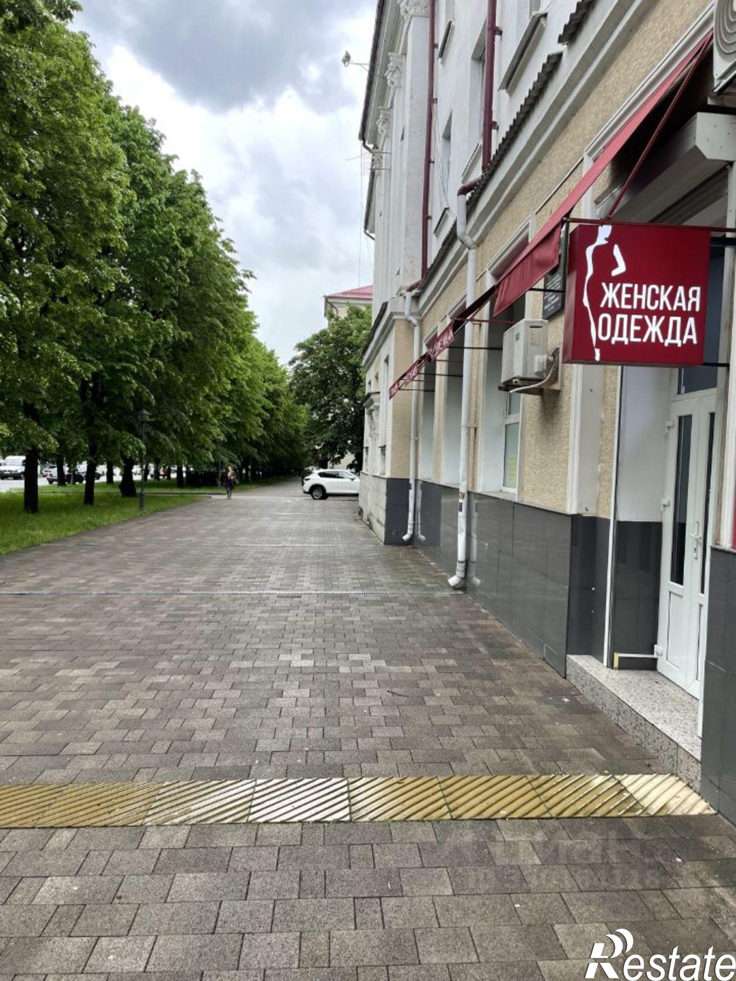 Сдать торговое помещение за 100 000 рублей на проспект Ленина