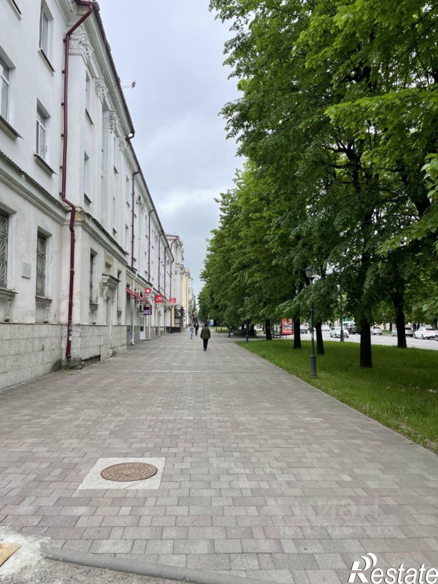 Сдать торговое помещение за 100 000 рублей на проспект Ленина