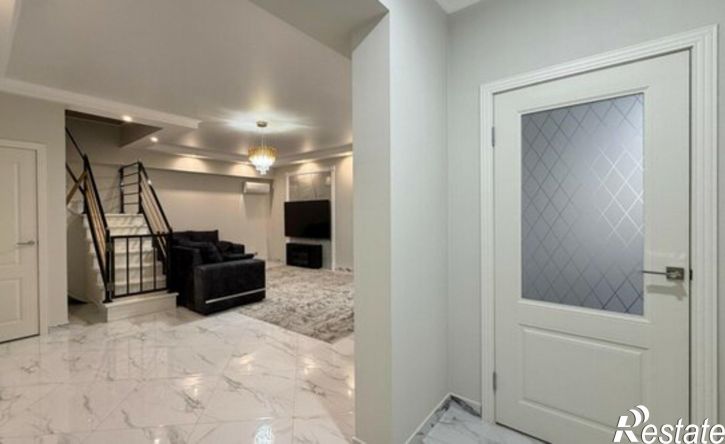 6-комн квартира улица Шарданова, 48 к2,  д. 48 к2