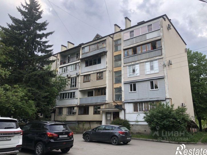 3-комн квартира ул Карашаева, 9,  д. 9