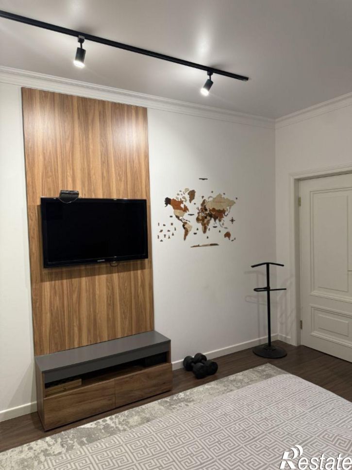 3-комн квартира улица Атажукина, 10Б,  д. 10Б