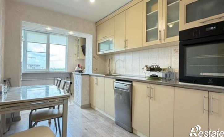 3-комн квартира улица Тарчокова, 54Б,  д. 54Б