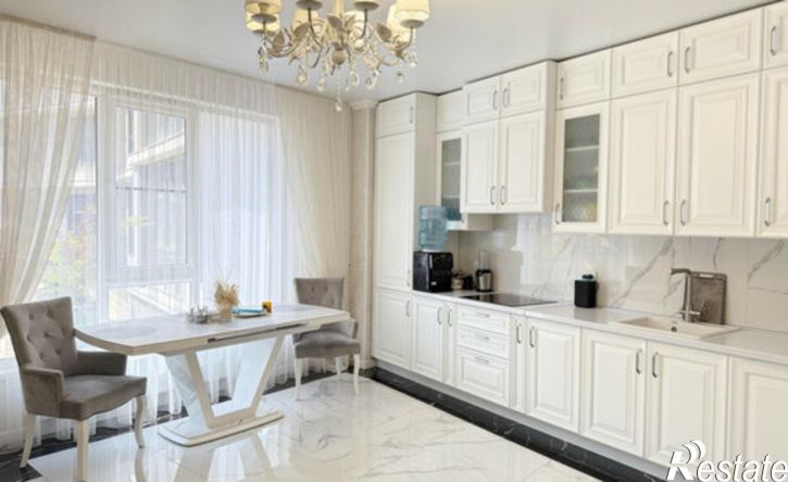 3-комн квартира улица Кирова - улица Тлостанова, 32,  д. 32