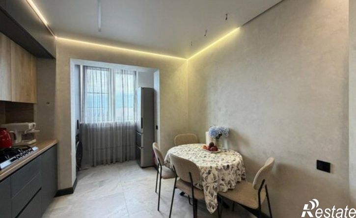 3-комн квартира проспект Кулиева, 6А,  д. 6А