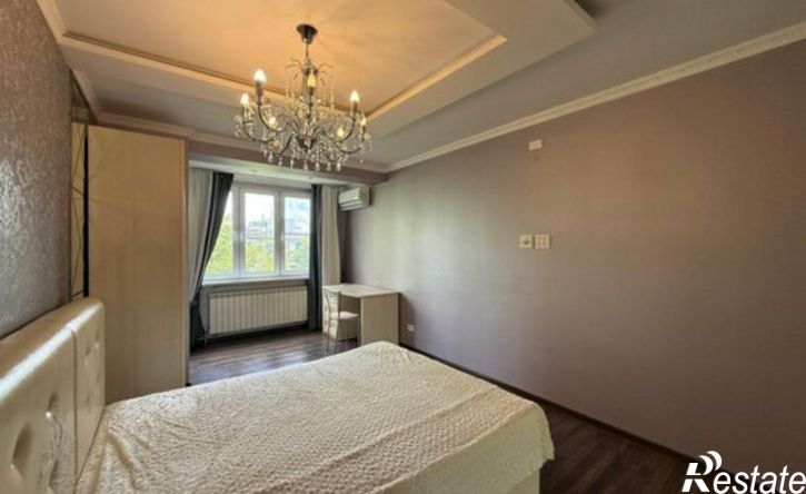 3-комн квартира пр-кт Кулиева, 21,  д. 21
