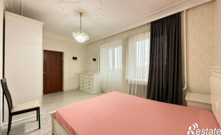 3-комн квартира пр-кт Кулиева, 3,  д. 3