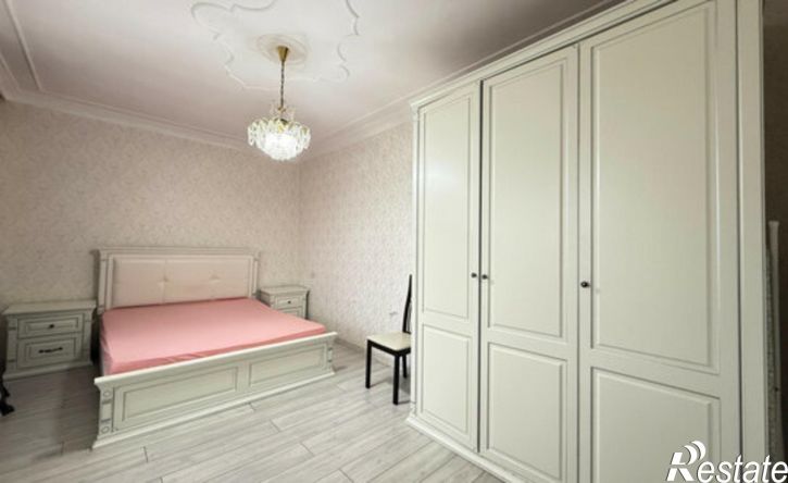 3-комн квартира пр-кт Кулиева, 3,  д. 3