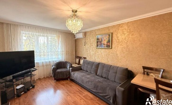 2-комн квартира ул Отарова, 240,  д. 240
