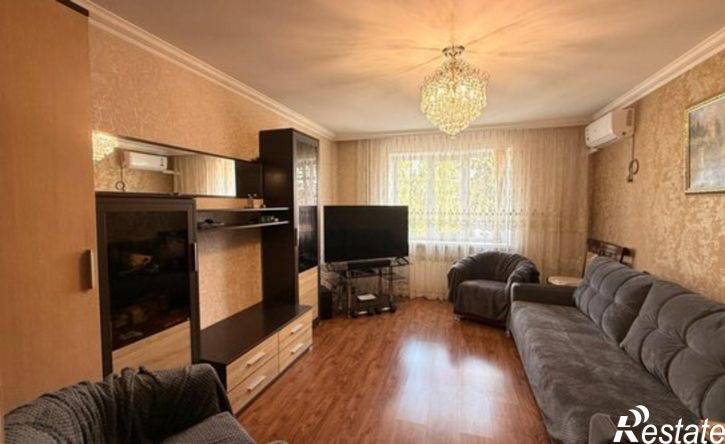2-комн квартира ул Отарова, 240,  д. 240