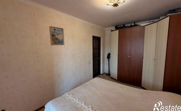 2-комн квартира ул Отарова, 240,  д. 240