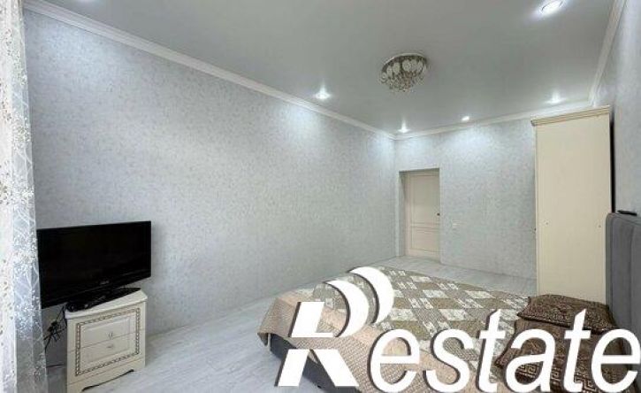 3-комн квартира улица Толстого, 180Б,  д. 180Б