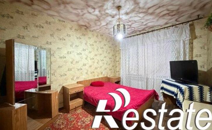 2-комн квартира улица Хмельницкого - улица Гагарина, 2 к4,  д. 2 к4
