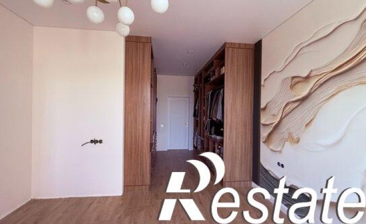 4-комн квартира Балкарская улица, 97 к3,  д. 97 к3