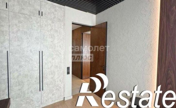 3-комн квартира улица Толстого, 51,  д. 51