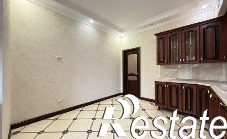 3-комн квартира улица Кирова - улица Тлостанова, 28,  д. 28
