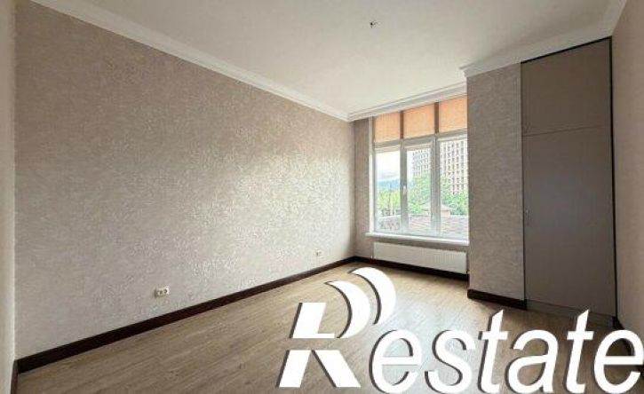 3-комн квартира улица Кирова - улица Тлостанова, 28,  д. 28
