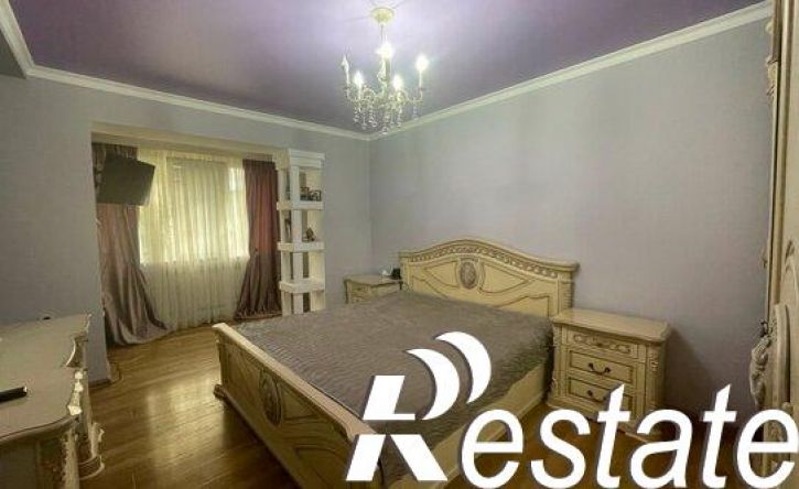 3-комн квартира улица Хмельницкого, 33,  д. 33