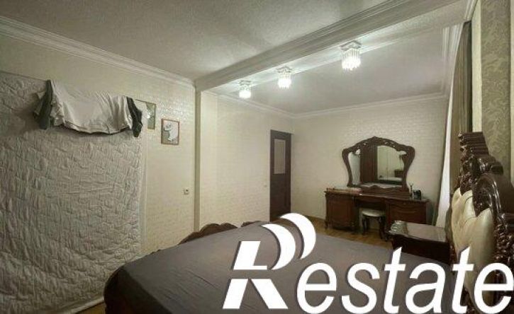 3-комн квартира улица Хмельницкого, 33,  д. 33