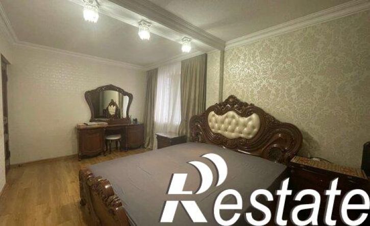 3-комн квартира улица Хмельницкого, 33,  д. 33