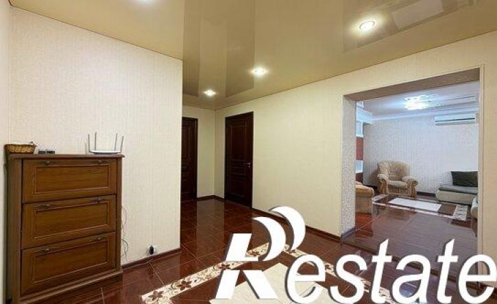 3-комн квартира улица Хмельницкого, 39,  д. 39