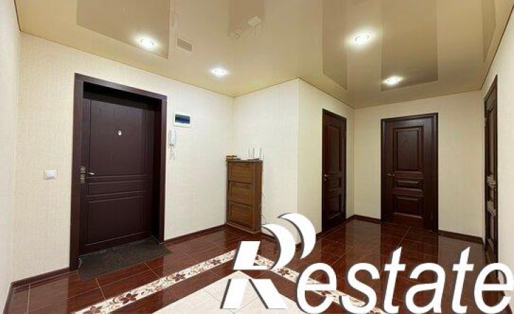 3-комн квартира улица Хмельницкого, 39,  д. 39